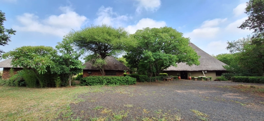 6 Bedroom Property for Sale in Hartbeespoort Rural North West